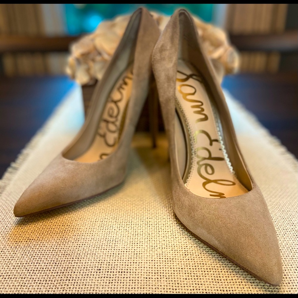 Never Worn Sam Edelman Danna Suede Pumps